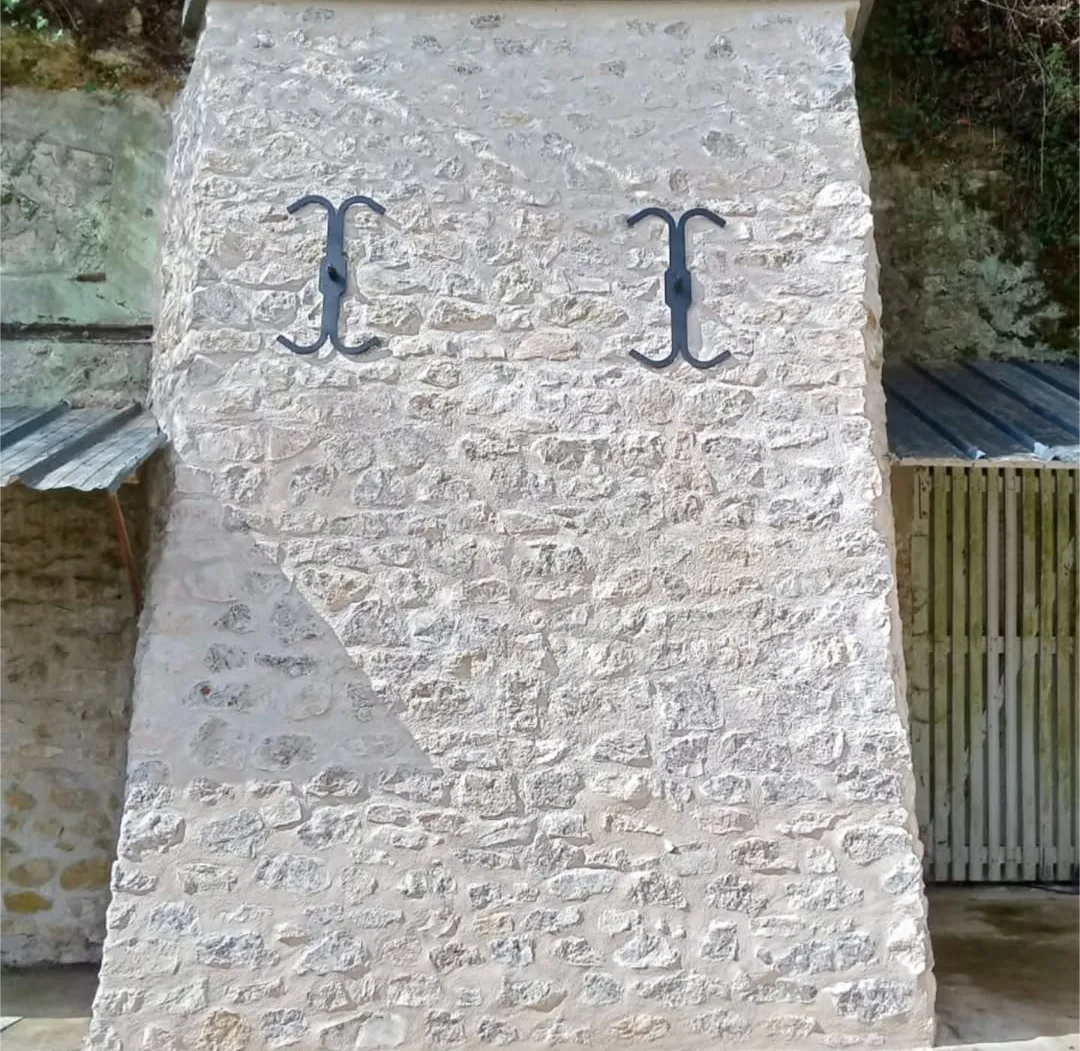 Contrefort en moellons