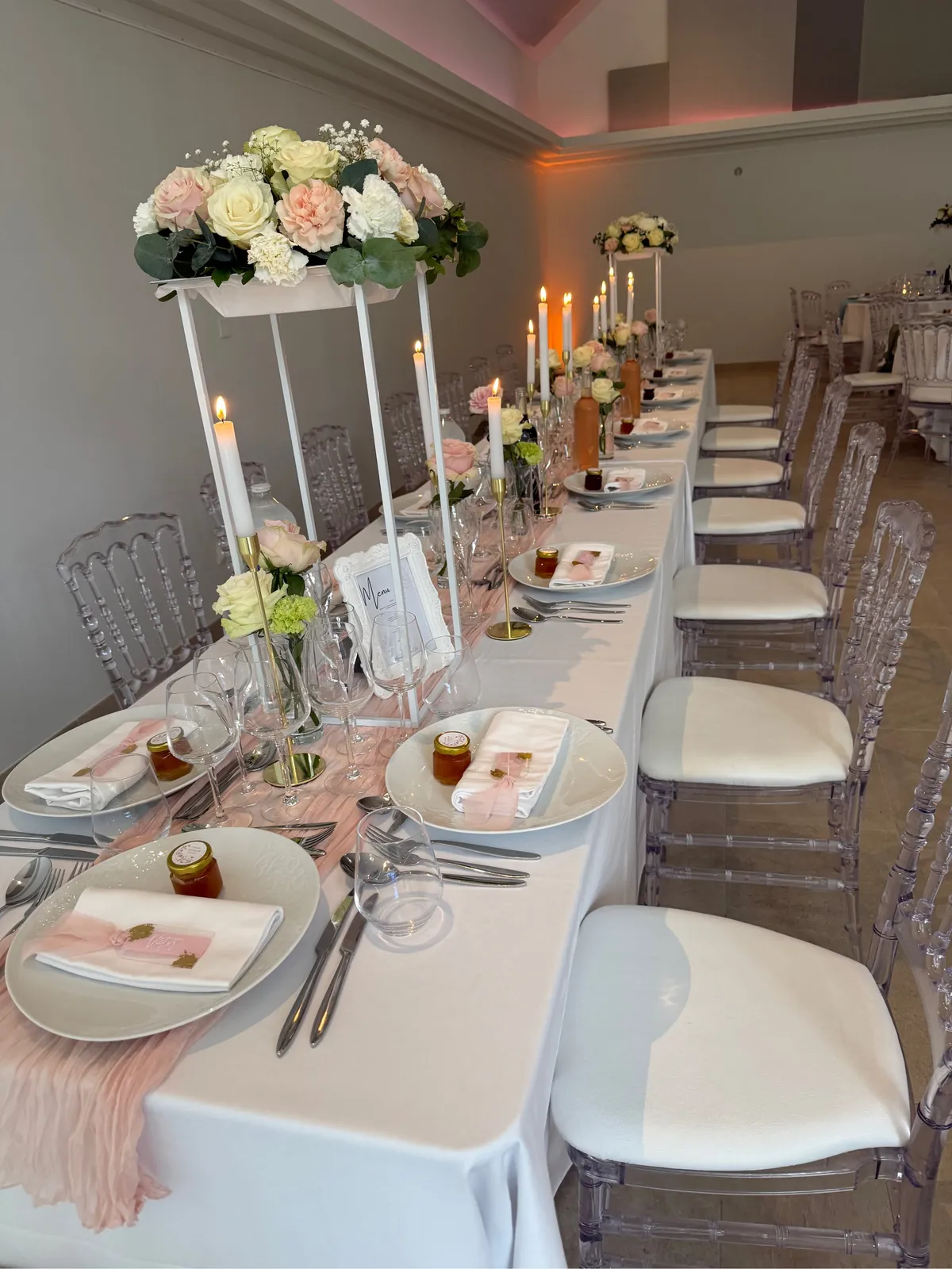 Décoration table mariage pastel 