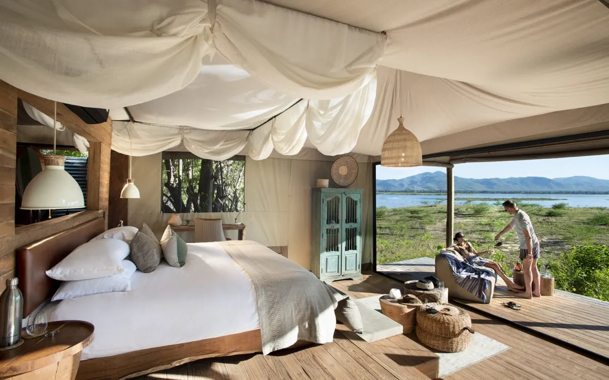 Mana Pools Zazu Voyage
