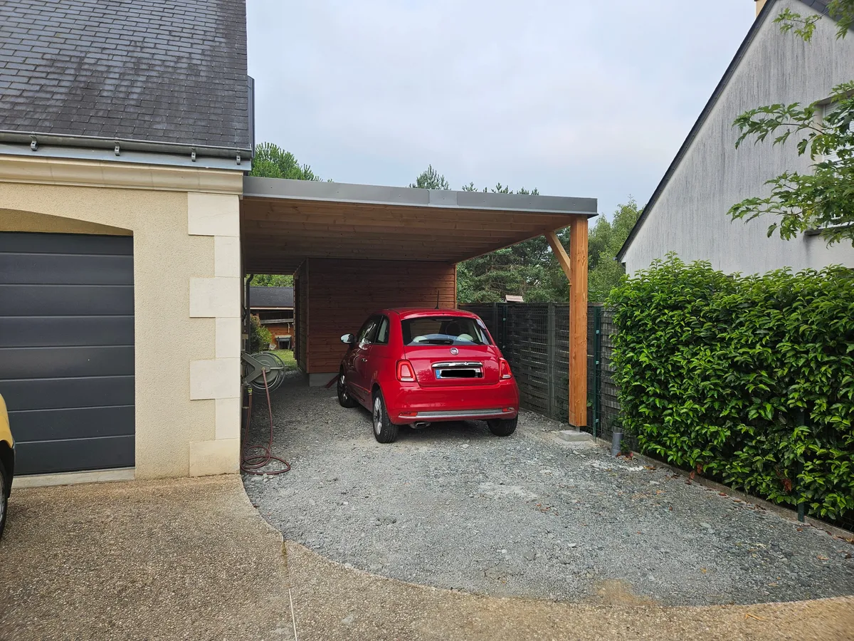 Carport avec abri de jardin Saint-Cyr-sur-Loire