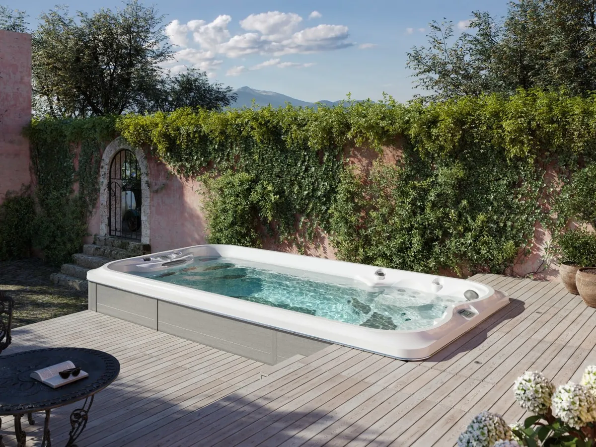 Spa de nage Jacuzzi® collection J